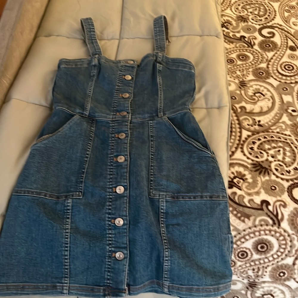 denim jean dress size 4 , brand is divided H&M very stretchy in great condition